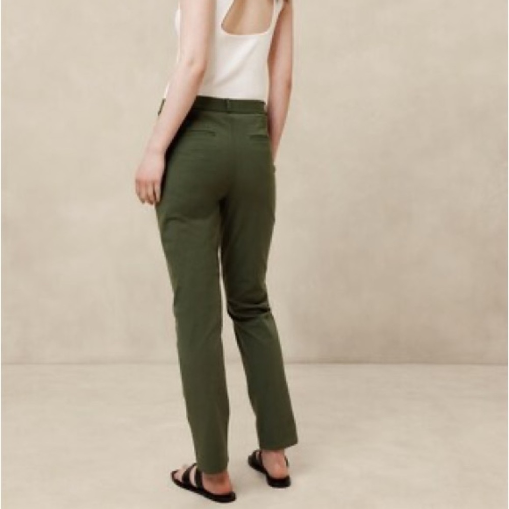 Women’s Banana Republic Green work pants size 8